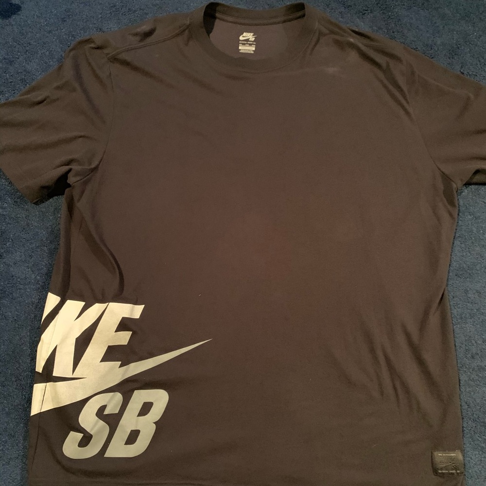 Nike tshirt